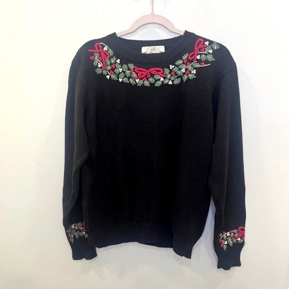Orvis 90s Holly Christmas Sweater Medium Black Knit Grandmacore Cottagecore